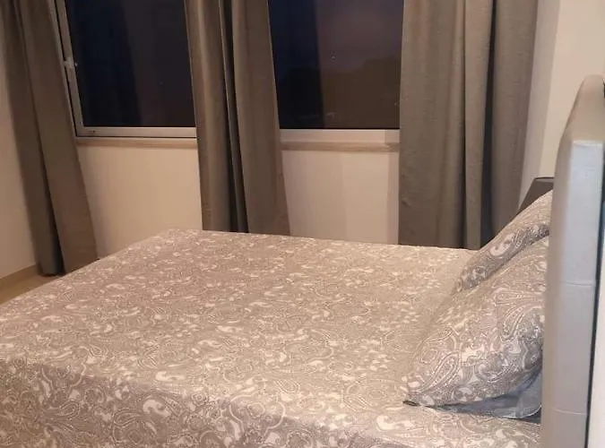 Flor Da Beira By The Ocean